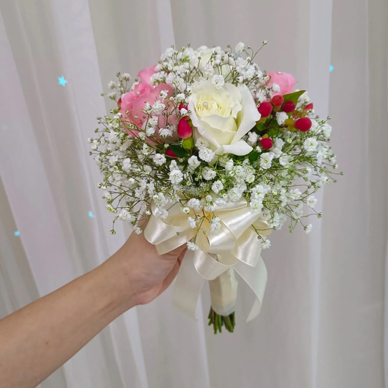 6 Pink & White Roses Bridal Bouquet | Elegant Wedding Flowers in Kajang