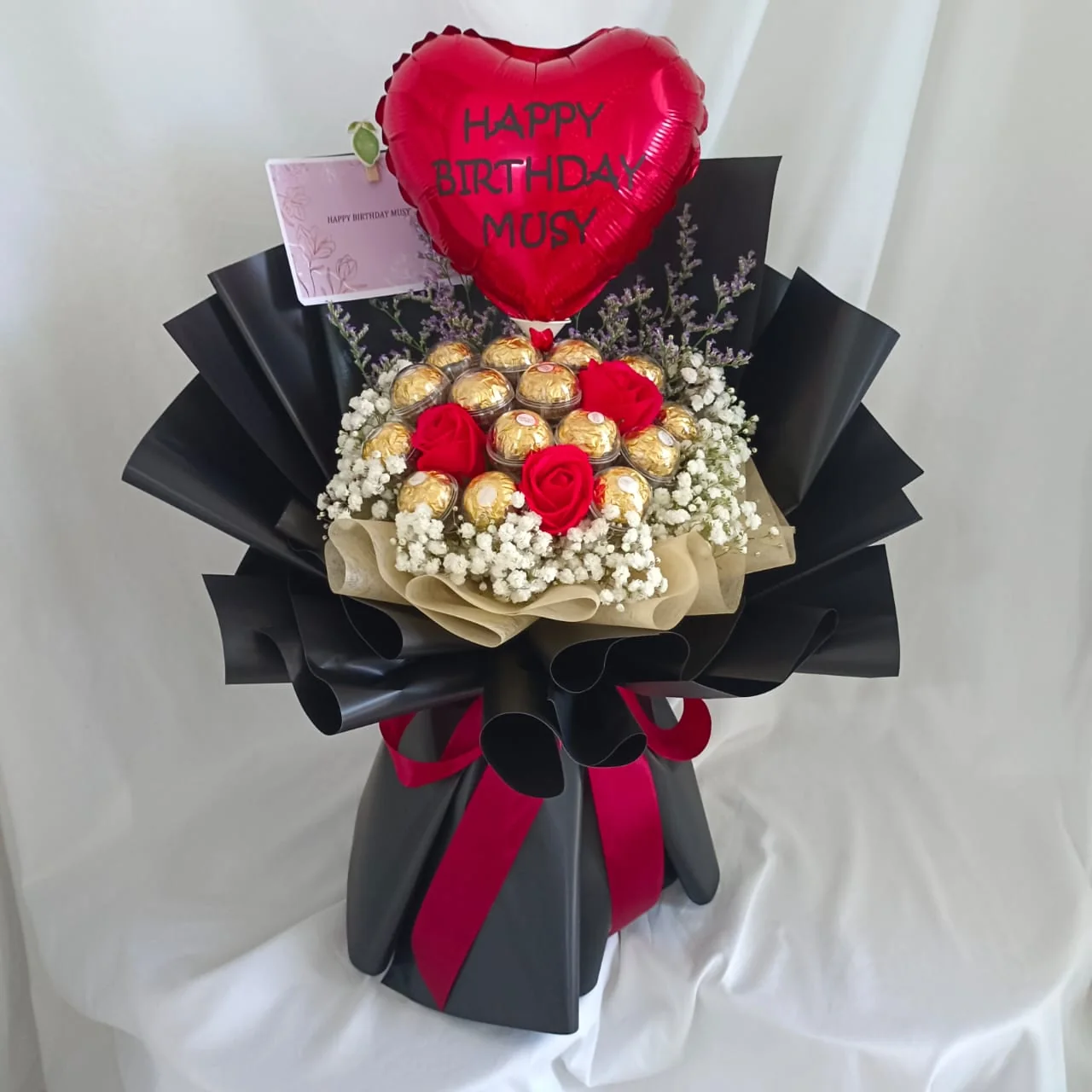 Roses Beauties – Roses & Chocolates Gift Box | Florist in Kajang