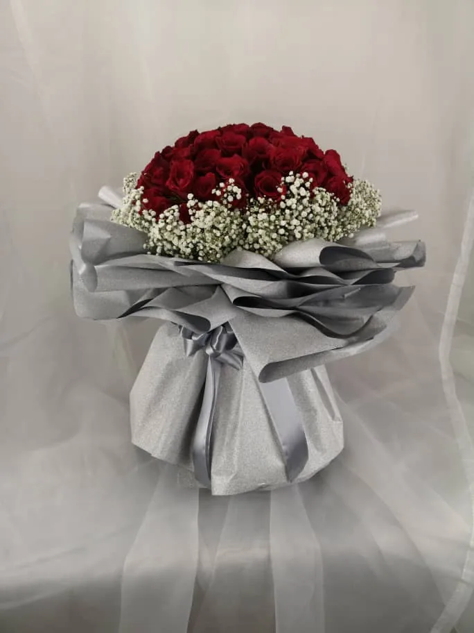 Cool White Bouquet | 60 Red Roses for Love | Florist in Kajang