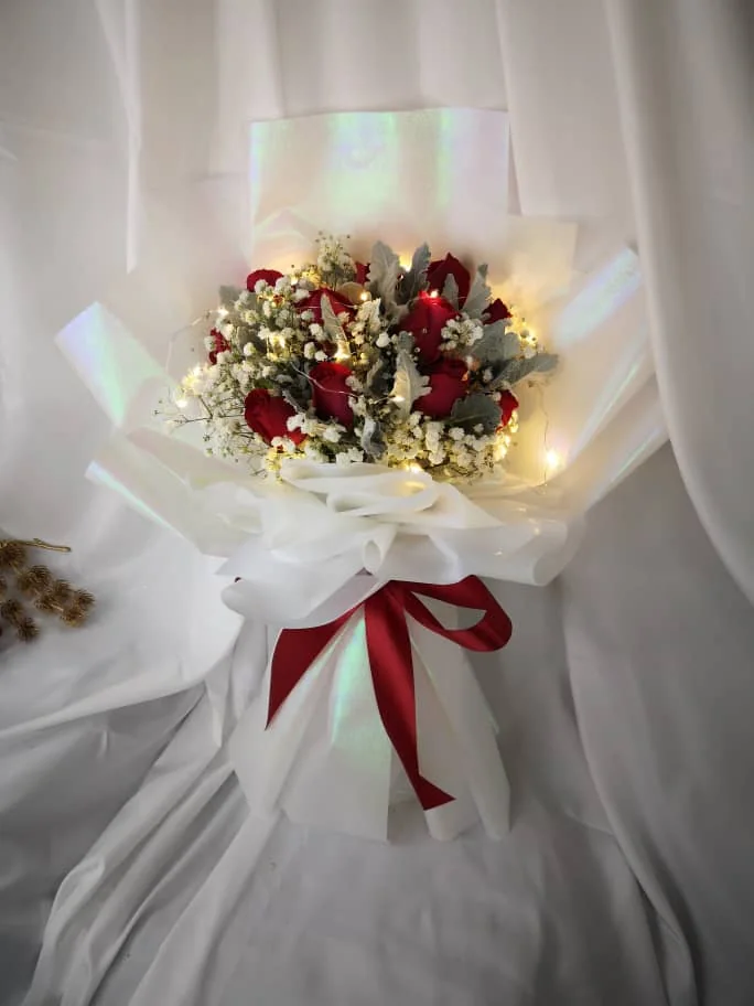Romantic White | 12 Red Roses with LED | Florist in Kajang