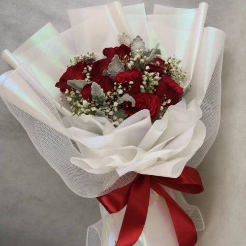 Perfect Red Roses Bouquet – 12 Red Roses | Florist in Kajang