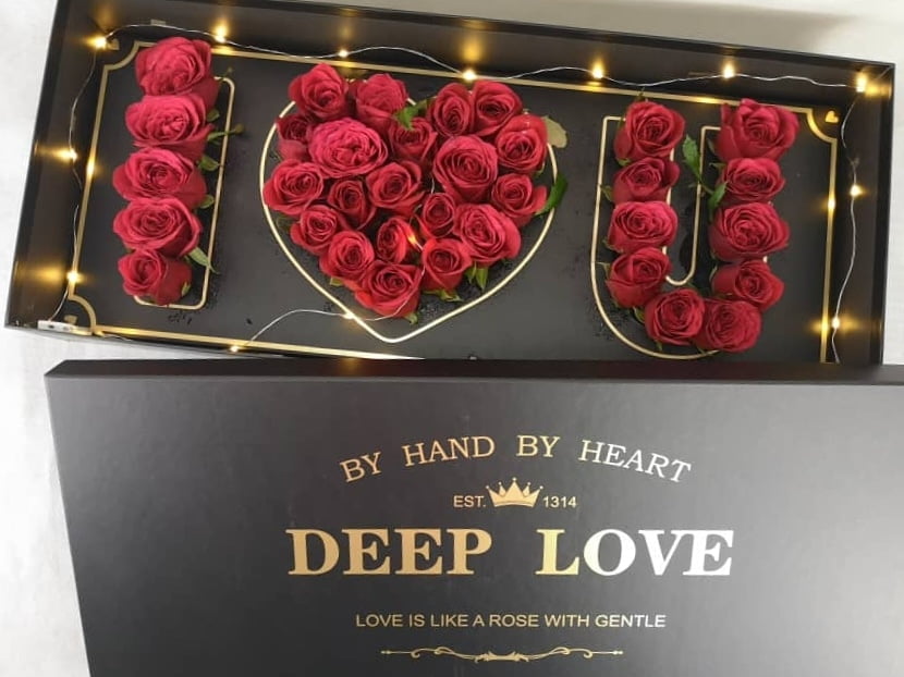 Deep LOVE Rose box by Rosemantico Flowers