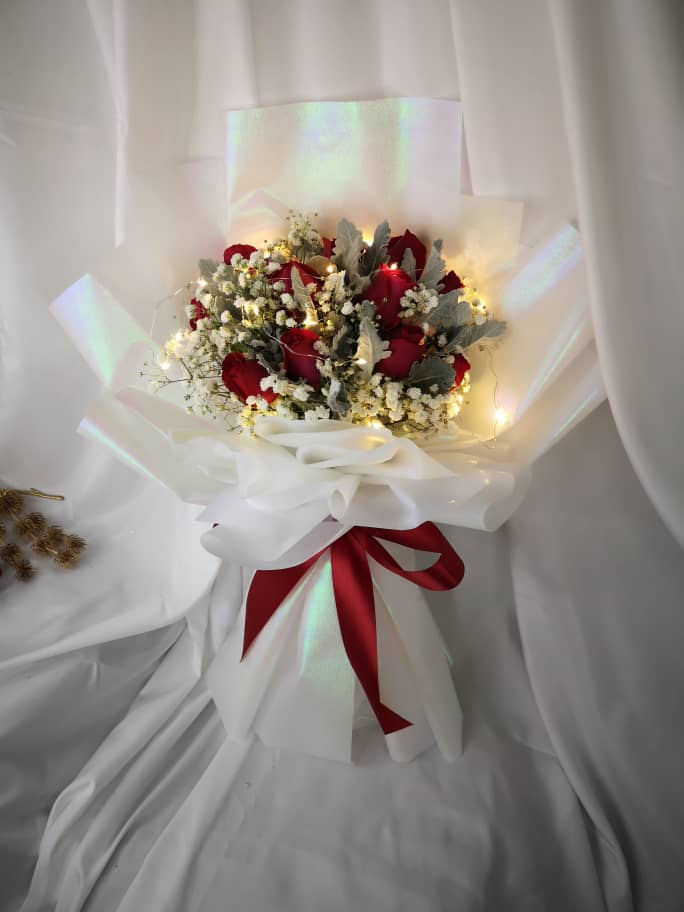 Romantic White | 12 Red Roses with LED | Florist in Kajang