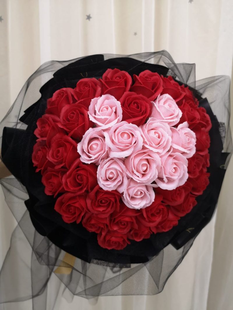 Pink Heart in The Middle – Soap Roses for Love & Romance | Florist in Kajang