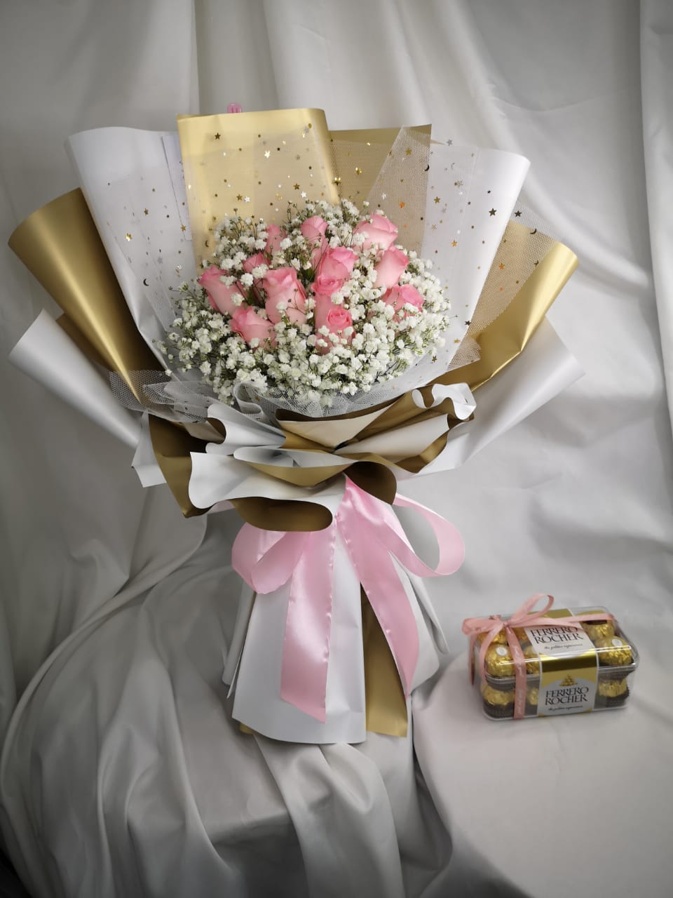 Mary Pink Package | Pink Roses & Chocolate Gift in Kajang