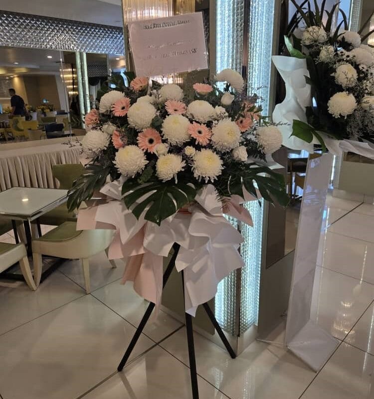 Flower Bouquet Condolence Stand 5